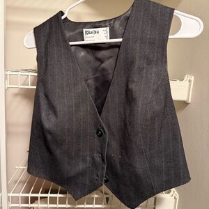Cropped vest